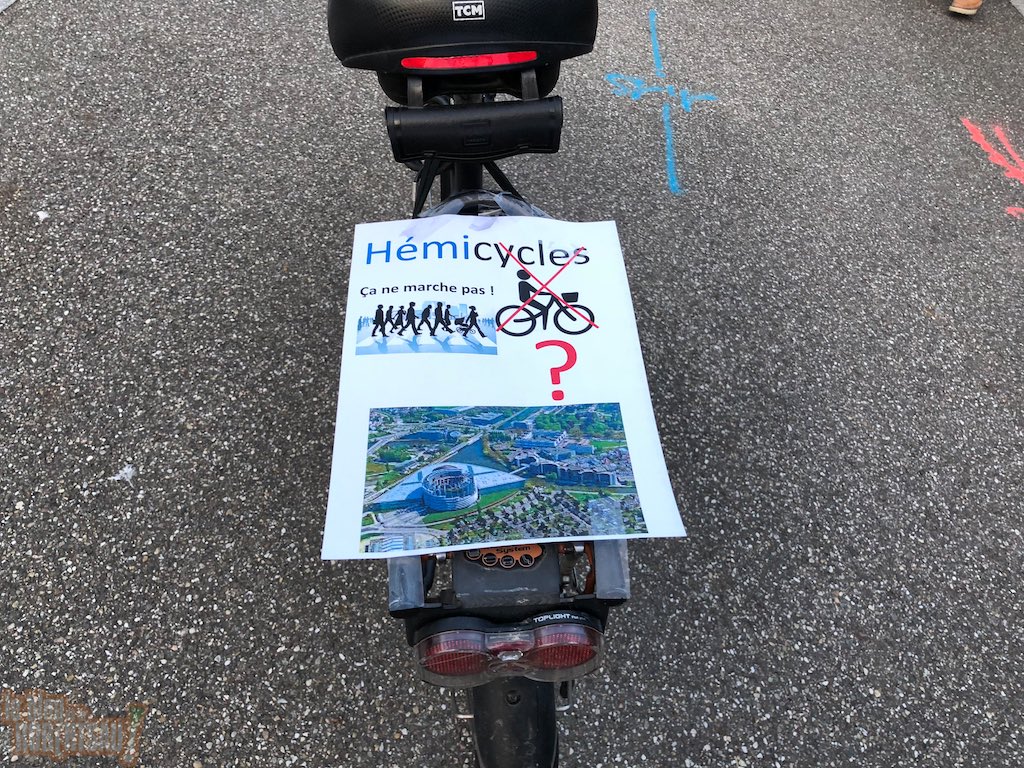 cyclistes_parlement 2