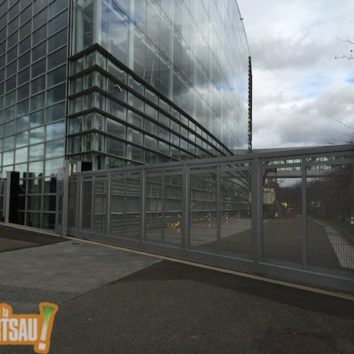 Attention, la piste cyclable du Parlement Européen est fermée