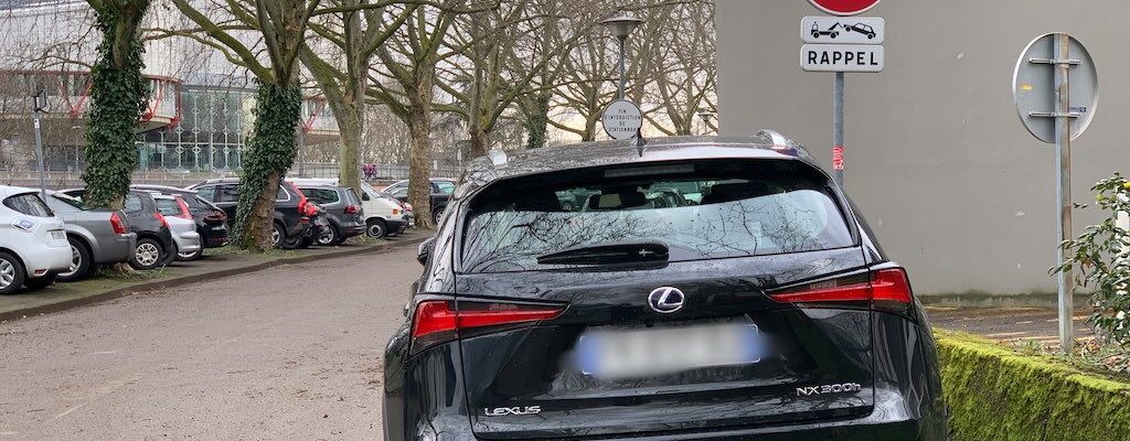 Conseil de l’Europe : c’est toujours le meilleur spot de la ville pour se garer comme une merde. 