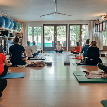 Cours de Yoga chez Nanou Beauté
