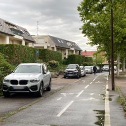 Route de la Wantzenau, la ville s'attaque (enfin) au stationnement sauvage sur les trottoirs